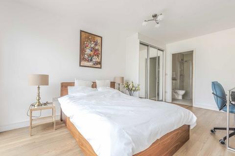 2 bedroom flat to rent, Pell Street, London SE8