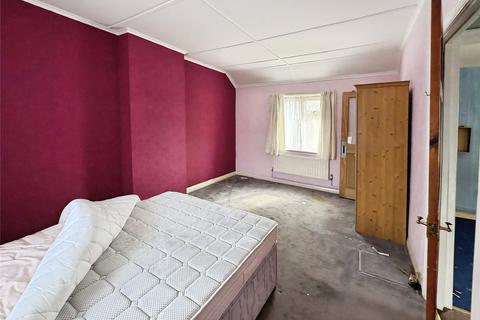 3 bedroom end of terrace house for sale, Wendover Road, London SE9
