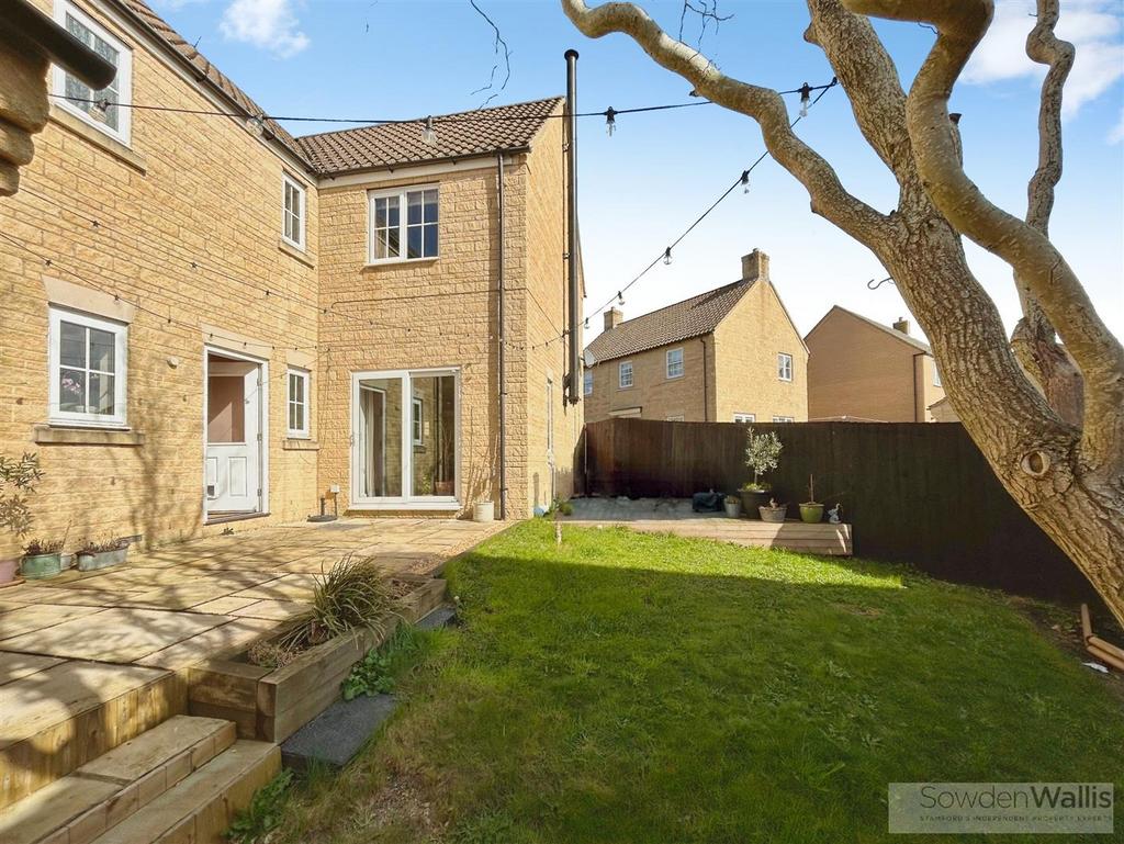 47 Oak Lane Rear Garden 3.jpg