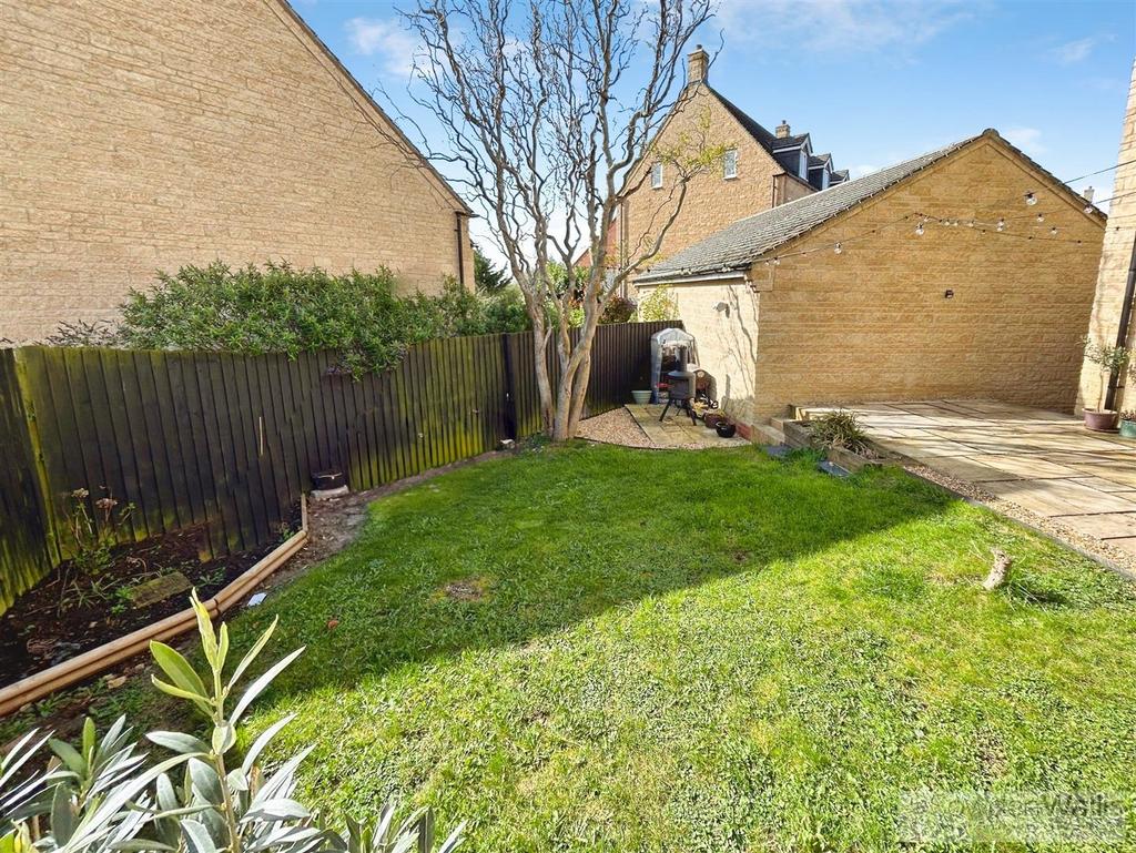 47 Oak Lane Rear Garden 2.jpg