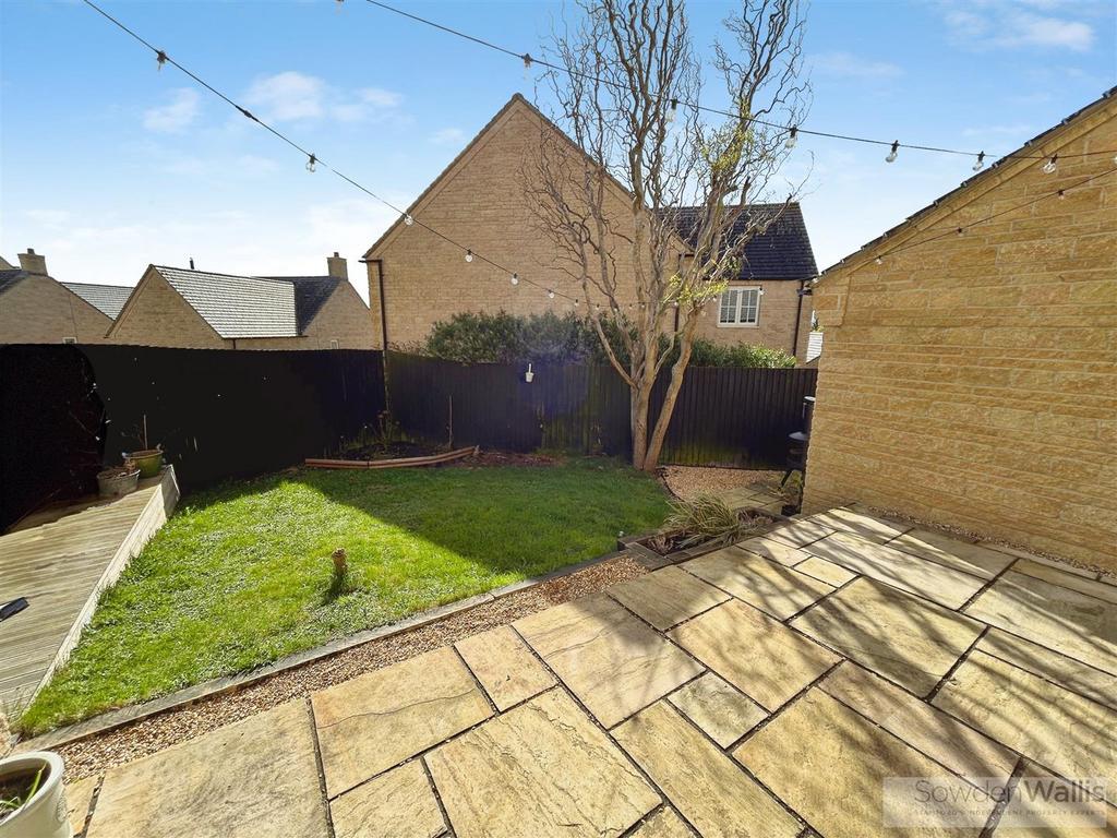 47 Oak Lane Rear Garden 1.jpg