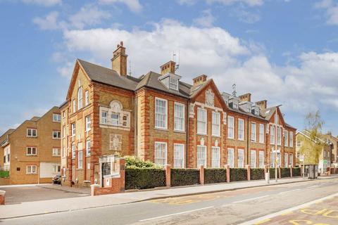 2 bedroom flat to rent, Garratt Lane, London SW18
