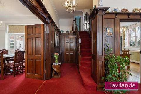 5 bedroom detached house for sale, Wellington Road, Enfield