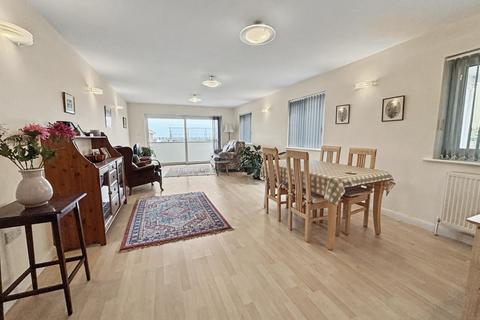 2 bedroom flat for sale, Weymouth