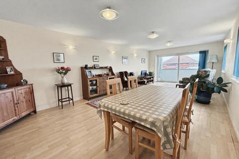 2 bedroom flat for sale, Weymouth
