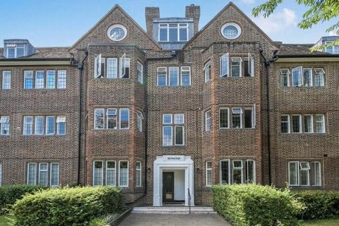 2 bedroom flat to rent, Tudor Close, London