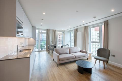 3 bedroom flat to rent, Moat Street, London