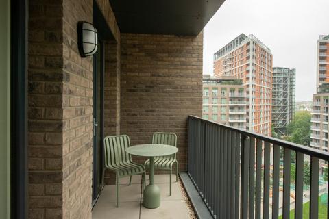 3 bedroom flat to rent, The Lark, Moat Street, London