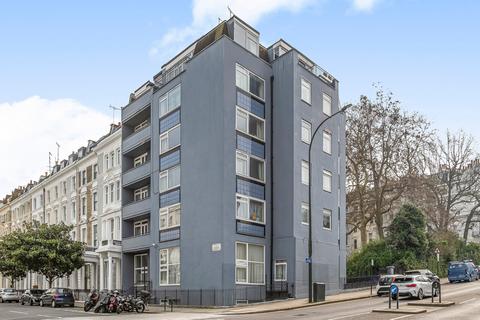 2 bedroom flat for sale, Arundel Court, 43-47 Arundel Gardens, London