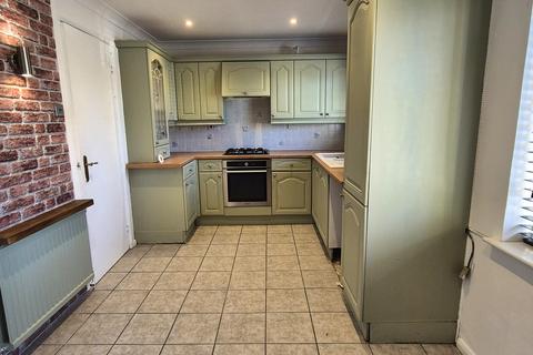 2 bedroom house to rent, Medlock Crescent, SPALDING