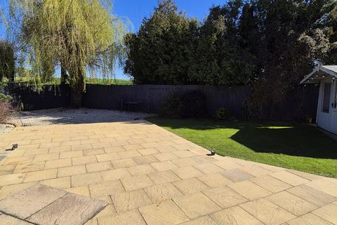 2 bedroom house to rent, Medlock Crescent, SPALDING