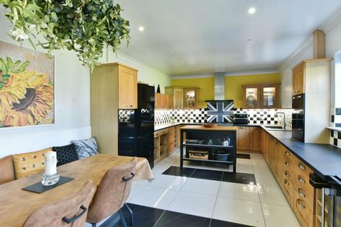 7 bedroom bungalow for sale, Blackshaw Lane, Oldham OL2