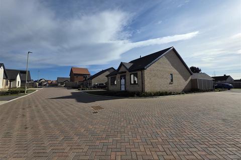 2 bedroom detached bungalow for sale, Heather Pastures, Scarborough YO11