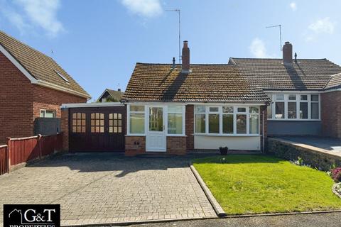 2 bedroom bungalow for sale, Thanet Close, Kingswinford