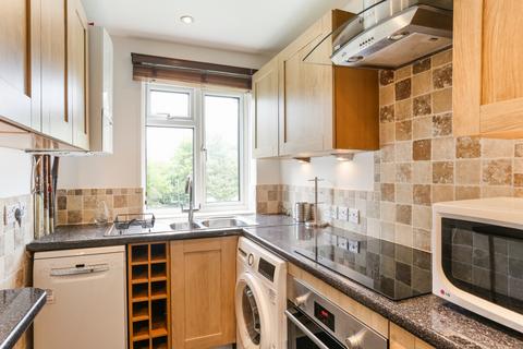 undefined, Summerland Gardens London N10