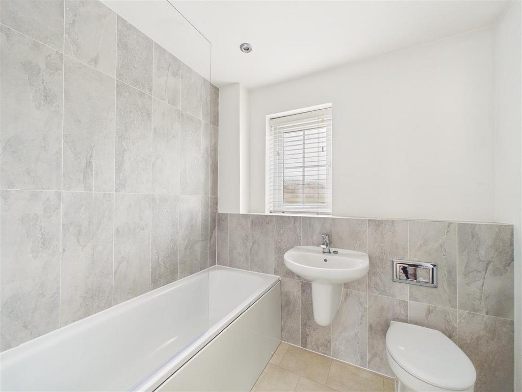 CAM03303 G0-PR0340-STILL008.jpg