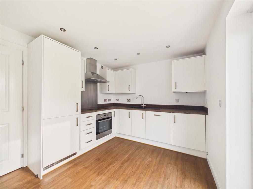 CAM03303 G0-PR0340-STILL003.jpg