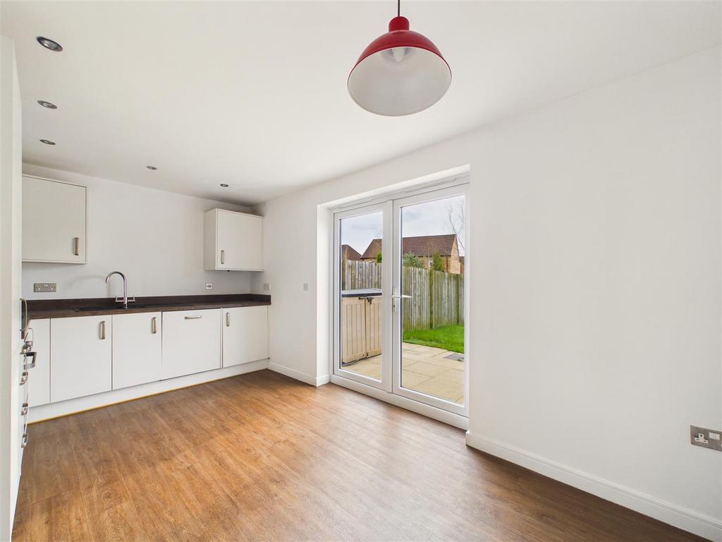 CAM03303 G0-PR0340-STILL002.jpg