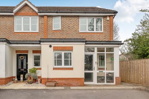 3 bedroom end of terrace house for sale, Derwent Drive, Maidenhead