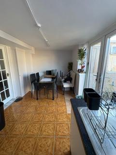 3 bedroom end of terrace house to rent, Roland Avenue, Coventry CV6