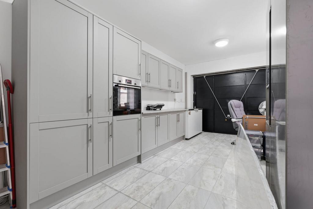 Garage/Kitchen