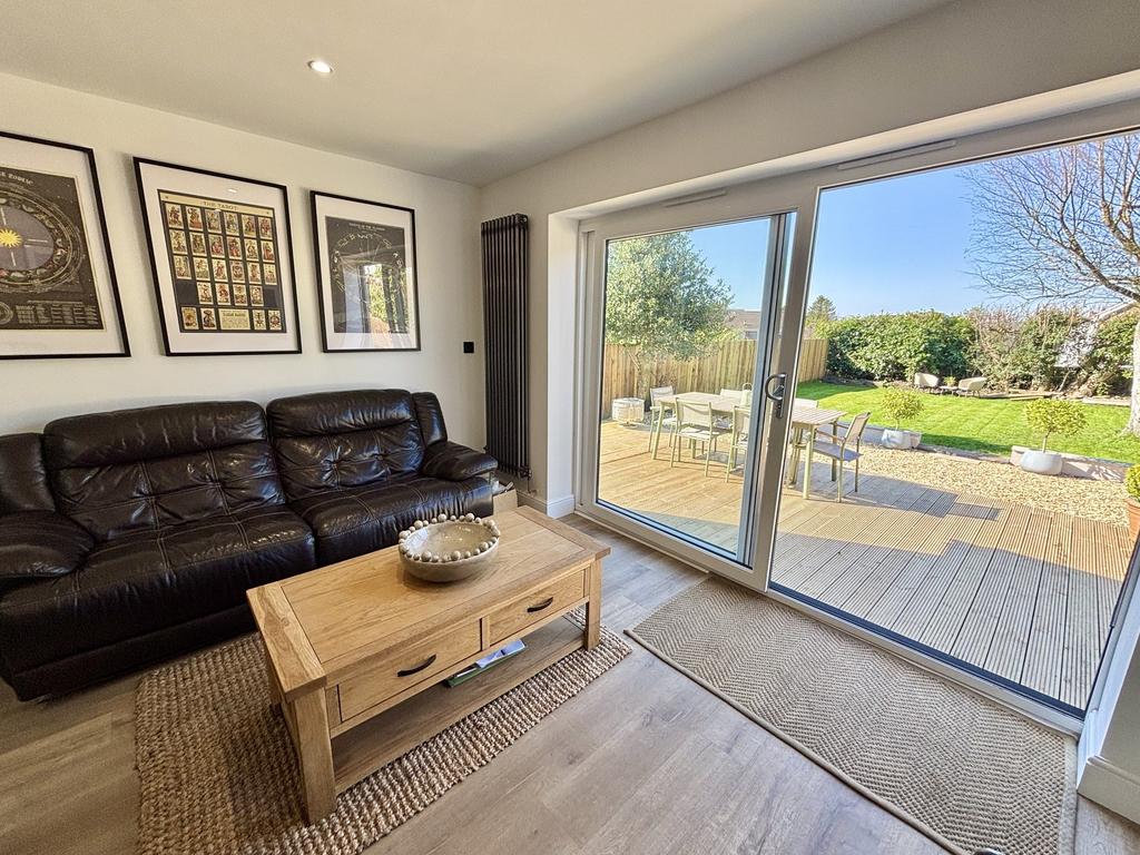 Kitchen/ Living Room