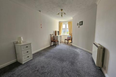 1 bedroom flat to rent, Riverland Court, Christchurch, BH23