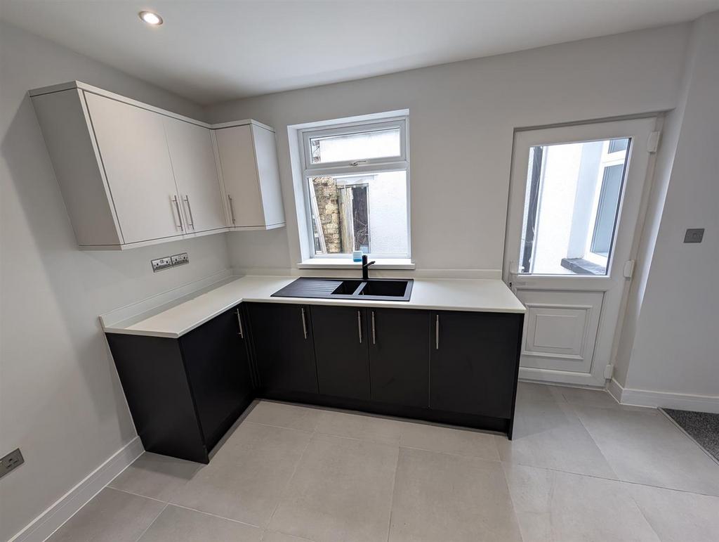 Clydach st 1.jpg