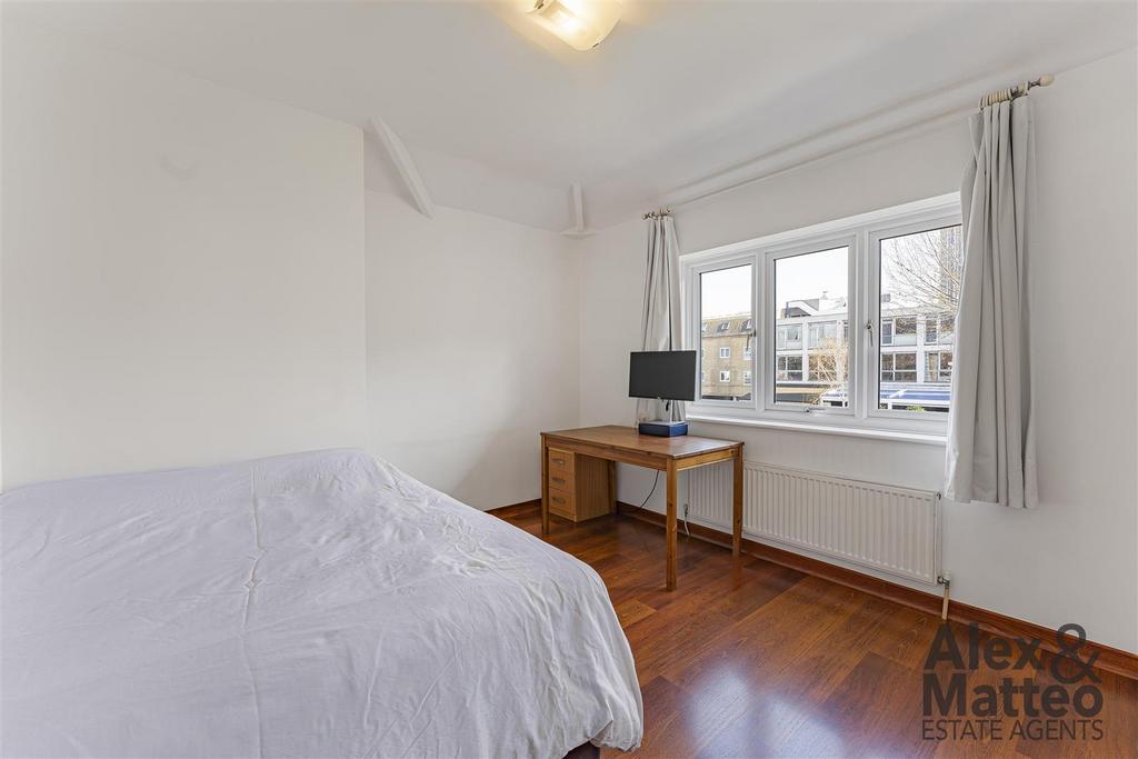 Brunel Road - Biggest Double Bedroom