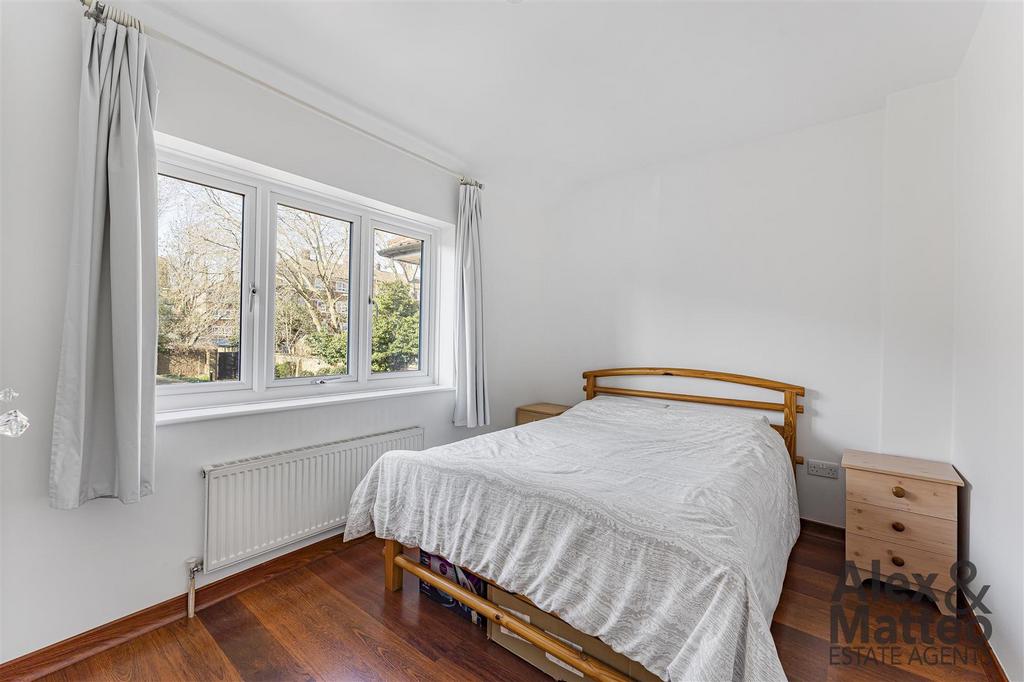 Brunel Road - Double Bedroom