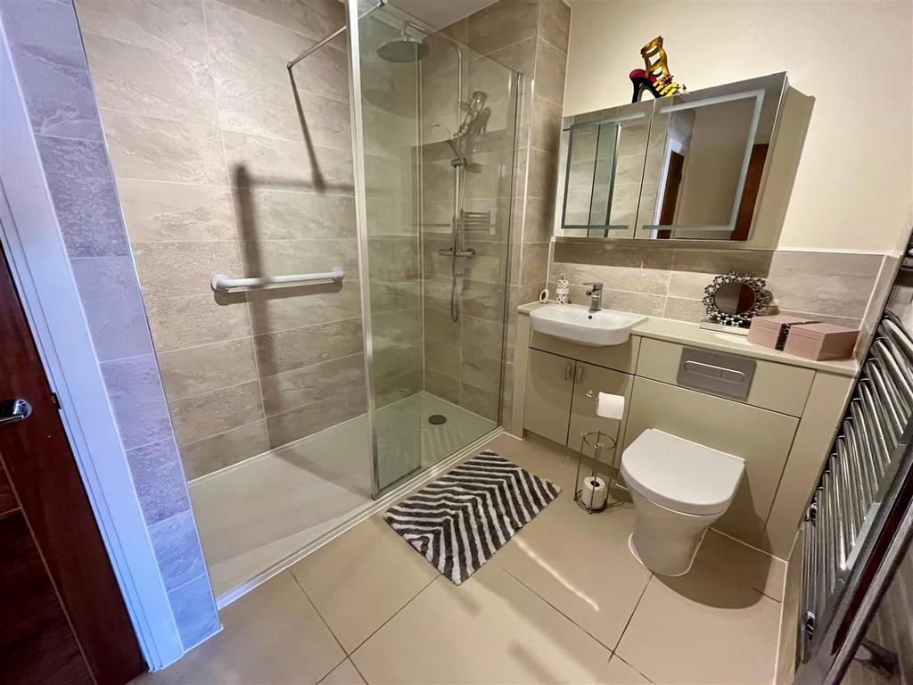 Bedroom One Shower Room.jpg
