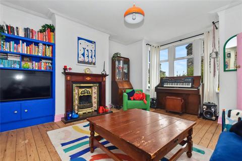 4 bedroom terraced house for sale, Rosemont Avenue, Bramley, Leeds