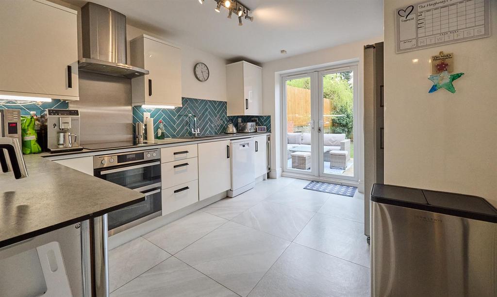Fitted Kitchen to Rear