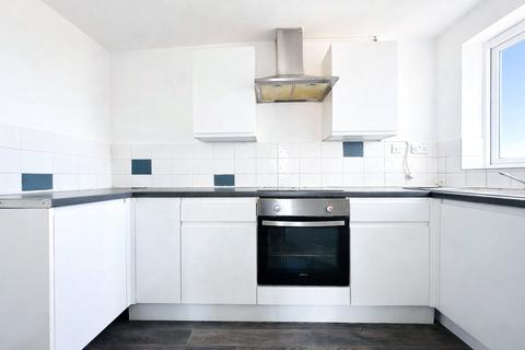2 bedroom flat for sale, Cumberland Place, London, SE6