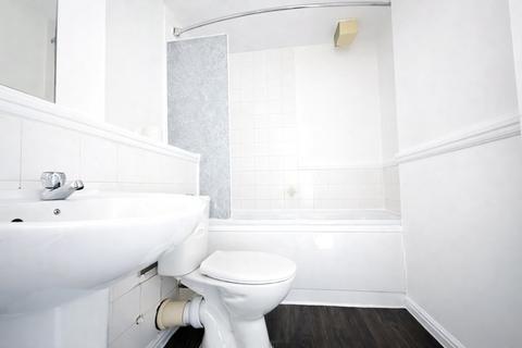 2 bedroom flat for sale, Cumberland Place, London, SE6