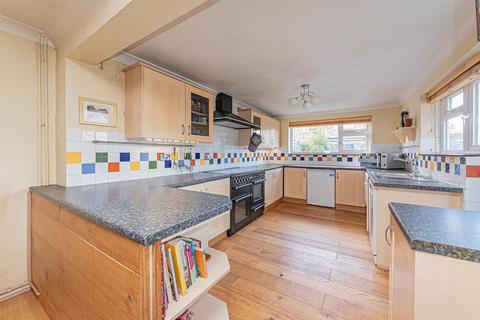 3 bedroom house for sale, Harvey Road, Farnborough GU14