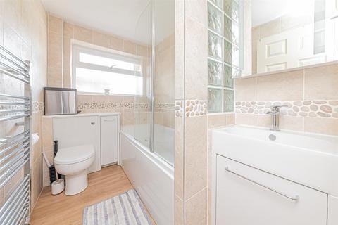 3 bedroom house for sale, Harvey Road, Farnborough GU14