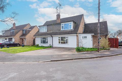 3 bedroom house for sale, Harvey Road, Farnborough GU14