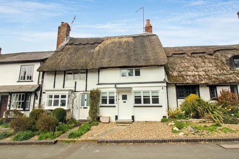 2 bedroom terraced house to rent, Tring Road, Wendover