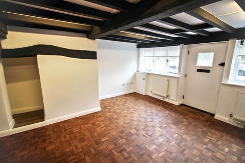 2 bedroom terraced house to rent, Tring Road, Wendover