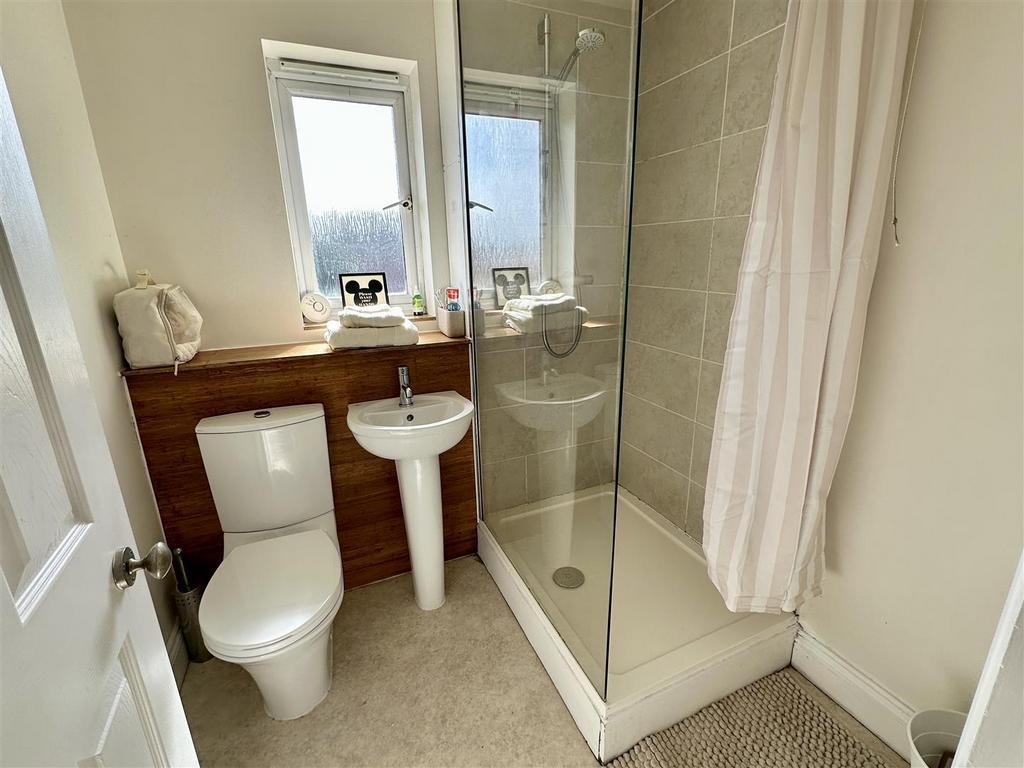 Ensuite bed 1