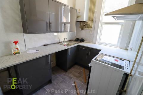 2 bedroom flat to rent, Whitegate Road, Southend On Sea SS1