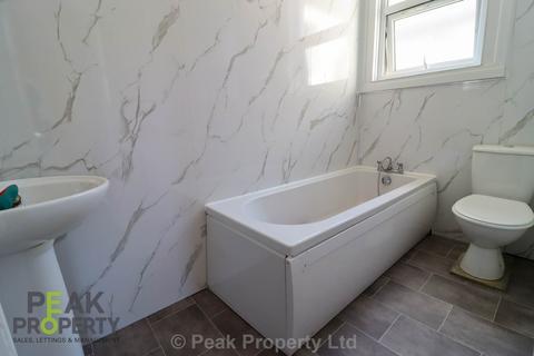2 bedroom flat to rent, Whitegate Road, Southend On Sea SS1