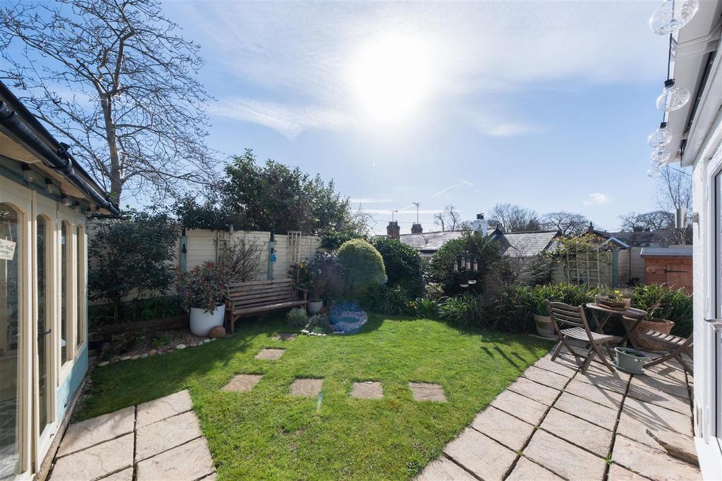 4 Spinner Crescent-034.jpg