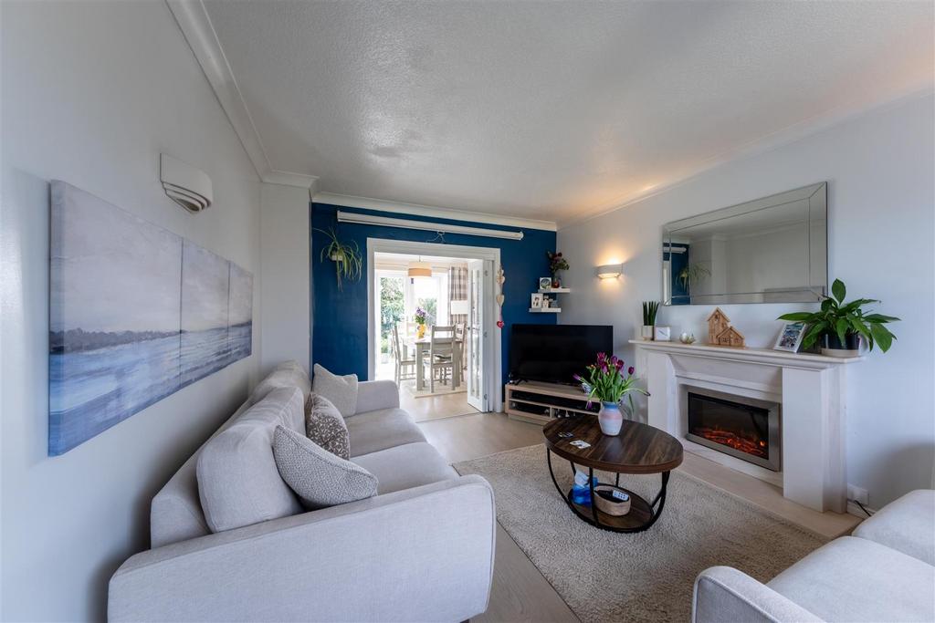 4 Spinner Crescent-011.jpg