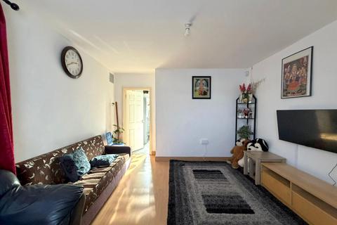 3 bedroom semi-detached house for sale, Aldgate Avenue