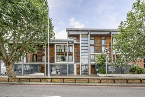 2 bedroom flat for sale, Lower Mortlake Road, Richmond TW9