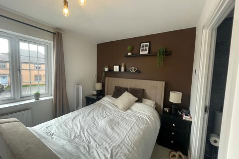 3 bedroom semi-detached house for sale, Staithes Drive, Wakefield