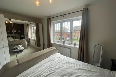 3 bedroom semi-detached house for sale, Staithes Drive, Wakefield