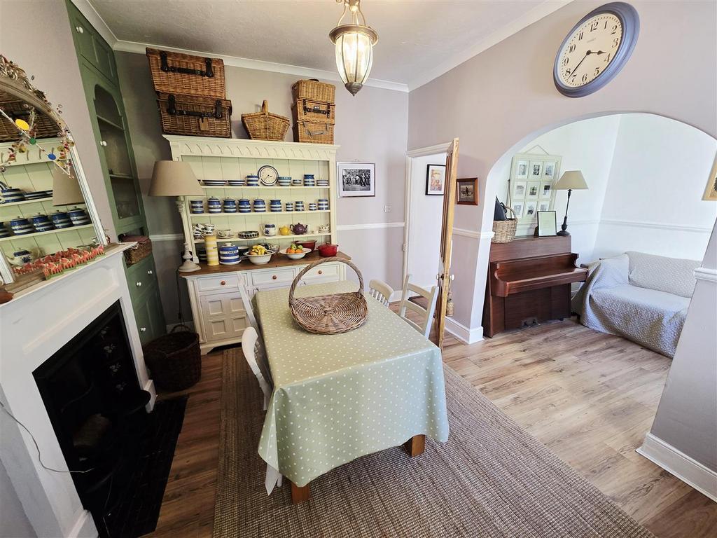 Dining Room / Snug